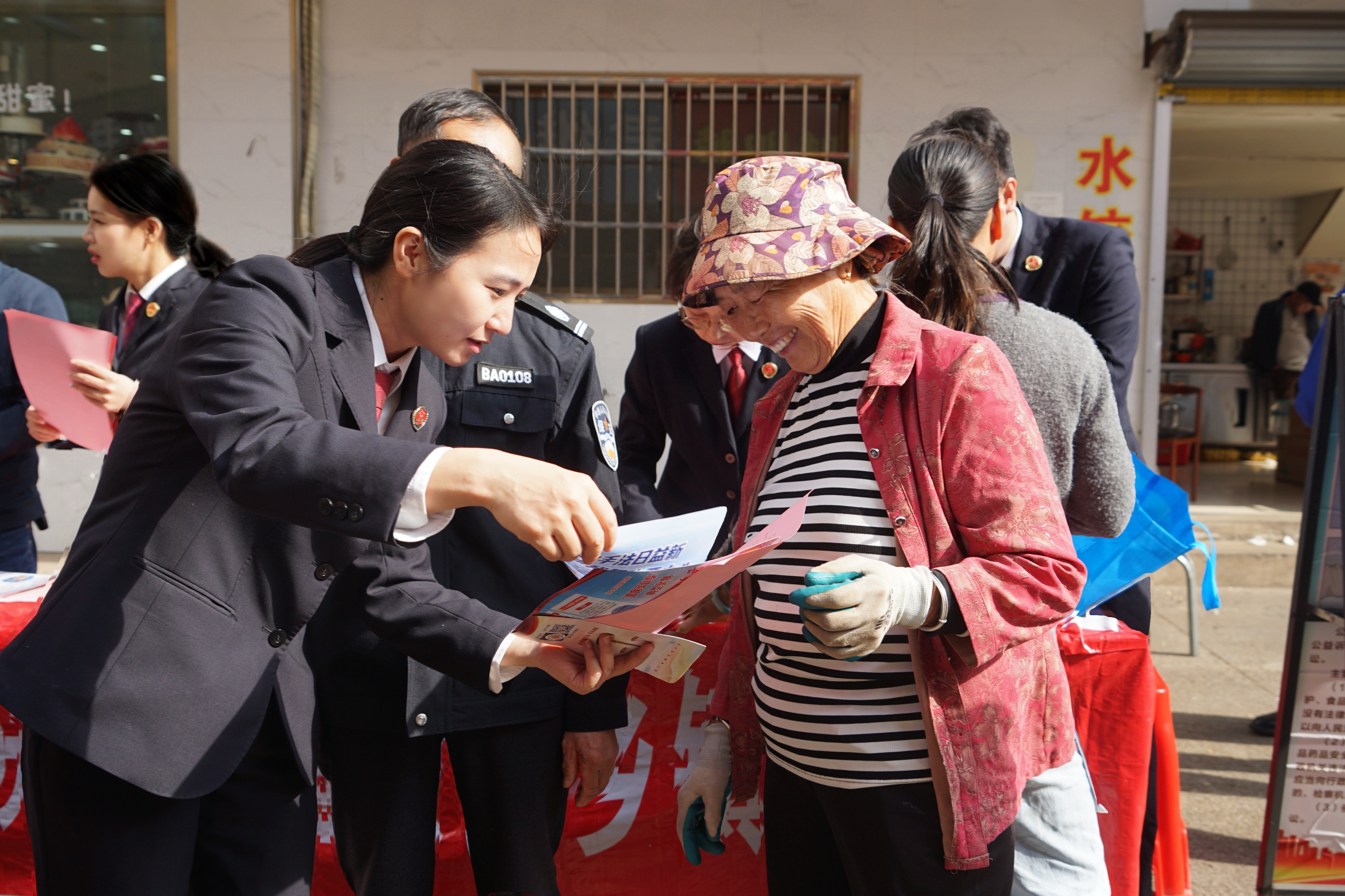 ���ح������ɣ�ܣ�����������ػ���Ϧ���족